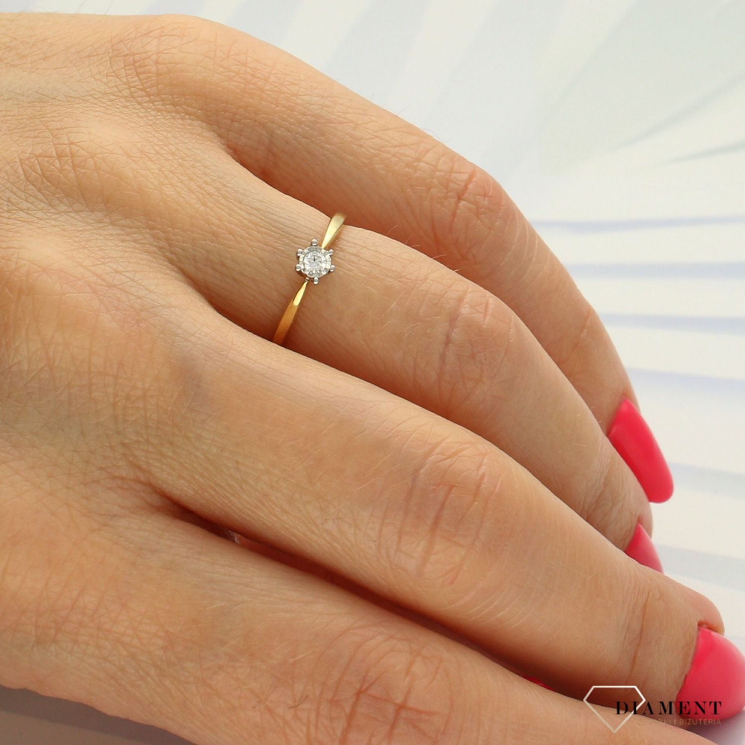 pierscioenk złoty z diamentem-Pierścionek złoty DIAMENT 585, diamenty R 625X. Pierścionek z żółtego i białego złota z brylantem. Nr wzoru 110.116. Pierścionek z brylantem wielkości 0,05 ct.jpg